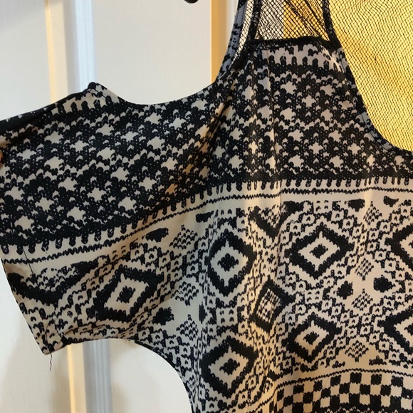 Top - Picture 2 of 5